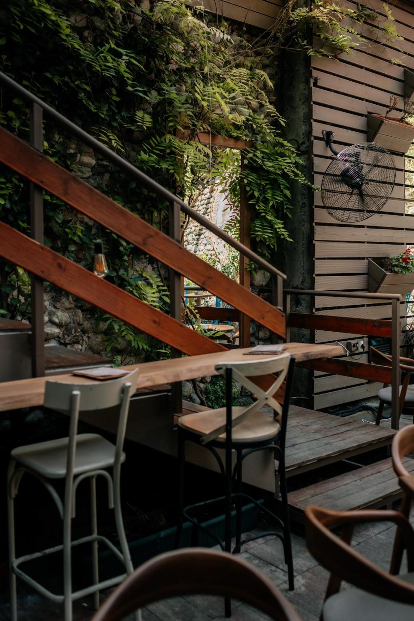 Bed Station Hostel & Bar Shkoder Luaran gambar