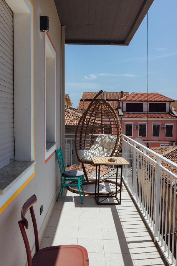 Bed Station Hostel & Bar Shkoder Luaran gambar