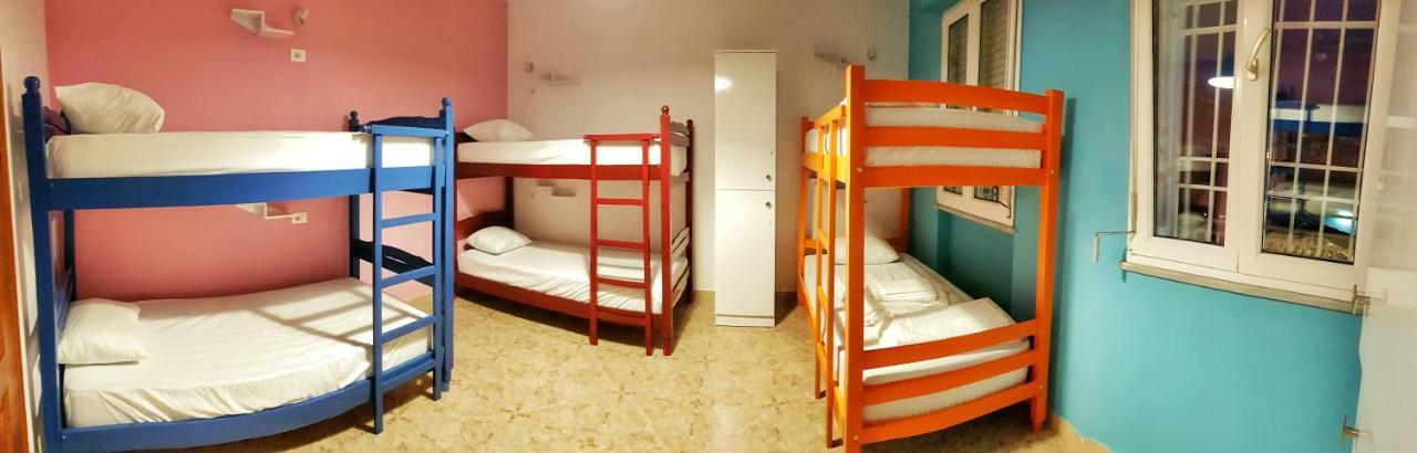 Bed Station Hostel & Bar Shkoder Luaran gambar