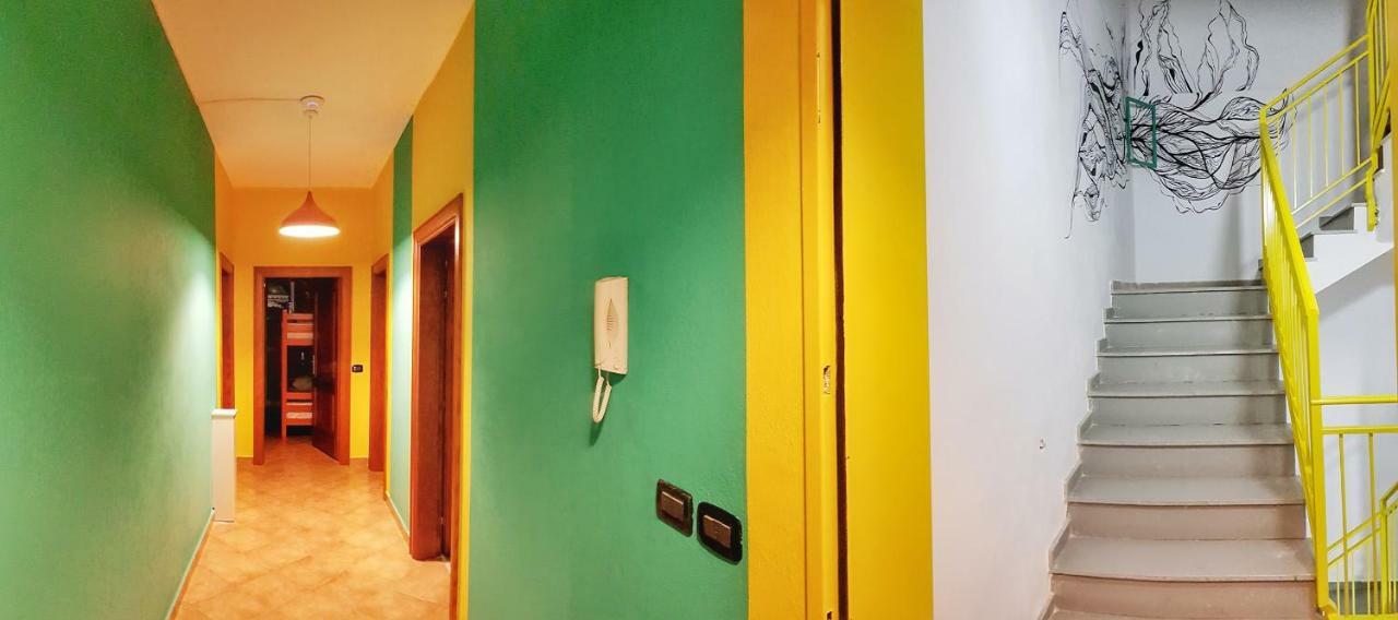 Bed Station Hostel & Bar Shkoder Luaran gambar