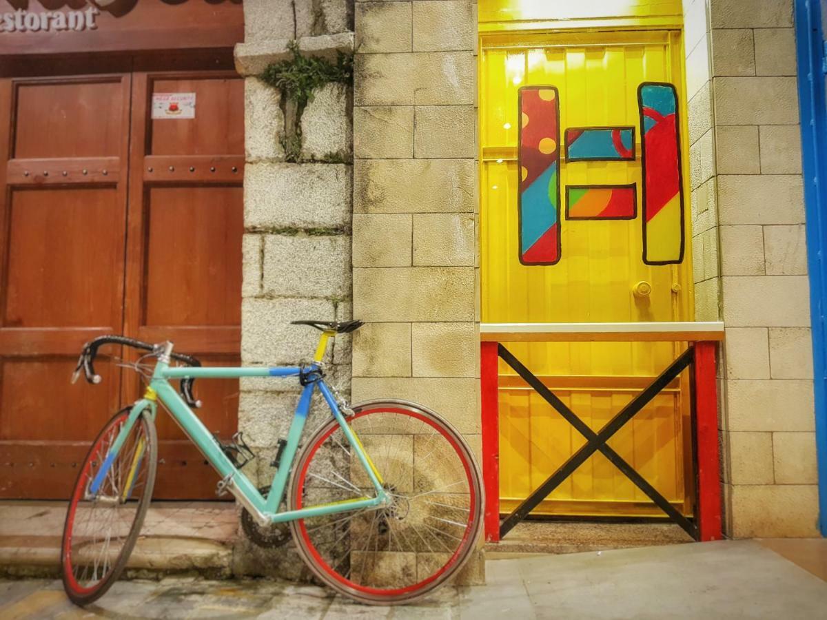 Bed Station Hostel & Bar Shkoder Luaran gambar